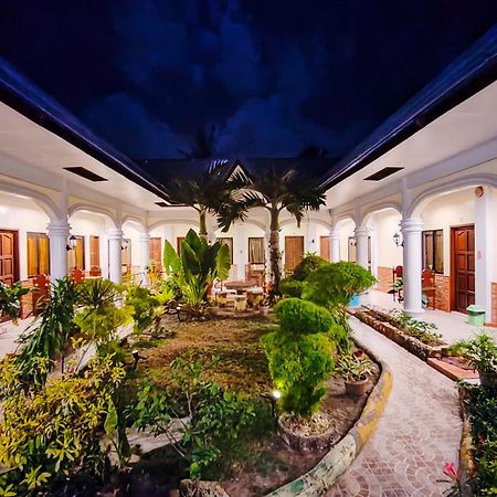 Mbg Travellers Inn Powered By Cocotel Puerto Princesa Ngoại thất bức ảnh