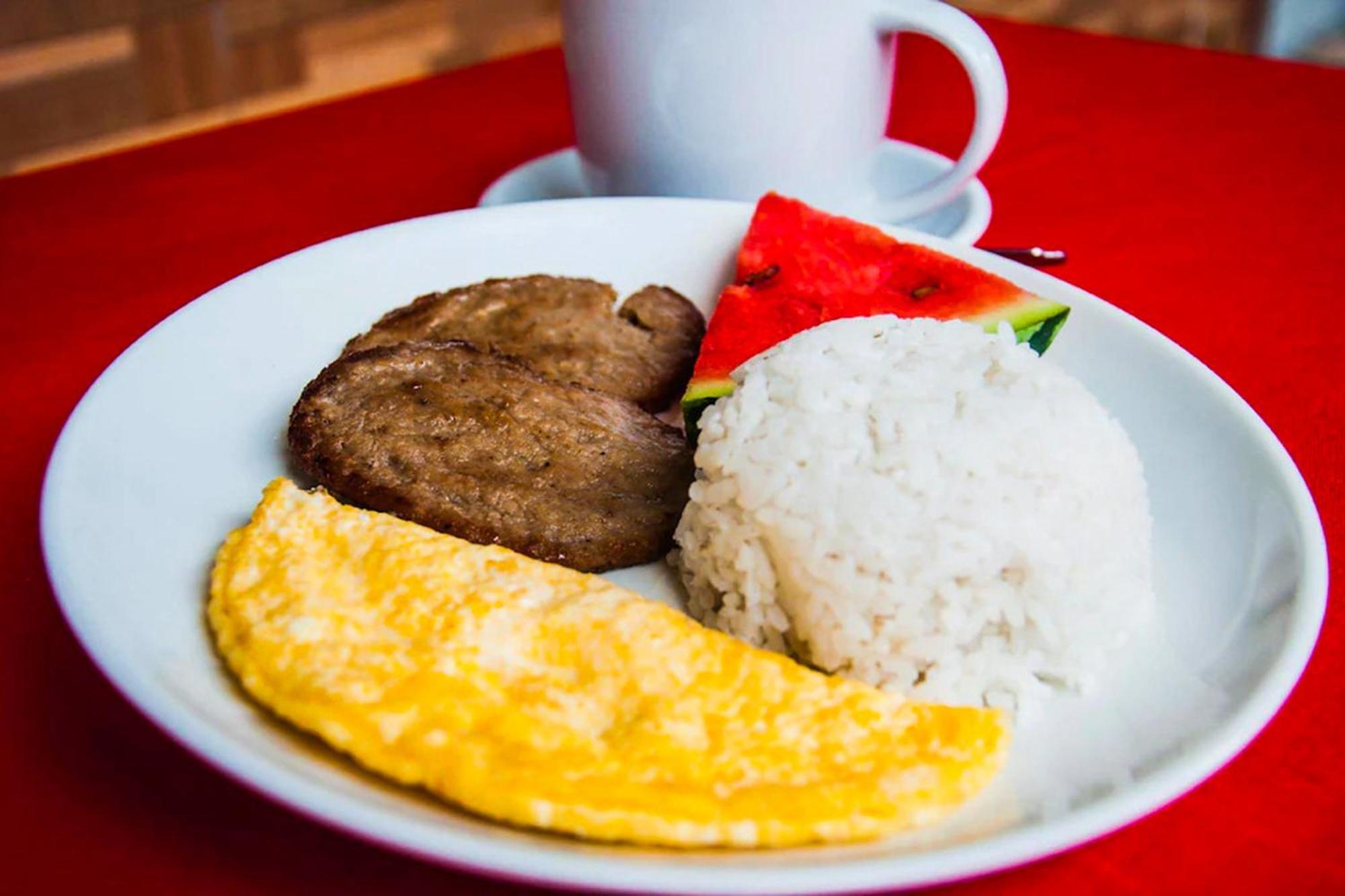 Mbg Travellers Inn Powered By Cocotel Puerto Princesa Ngoại thất bức ảnh